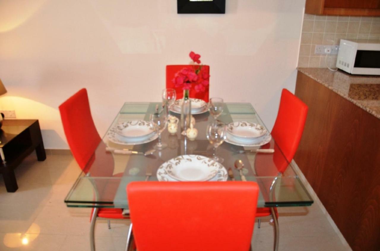 Ground Floor One Bedroom Apartment B2, 3 Pools, Free Wifi เปเยีย ภายนอก รูปภาพ